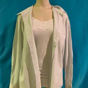 Like-new Women’s J Crew button down shirt.